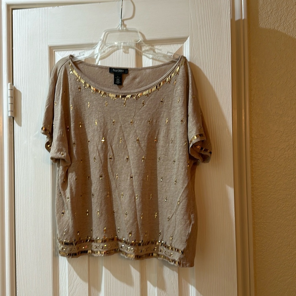 White House Black Market Blouse Size Small Beige Short Sleeve Linen Beaded Flowy